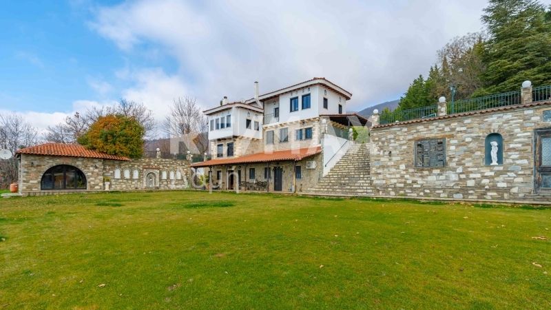 Property photo 2 of 50