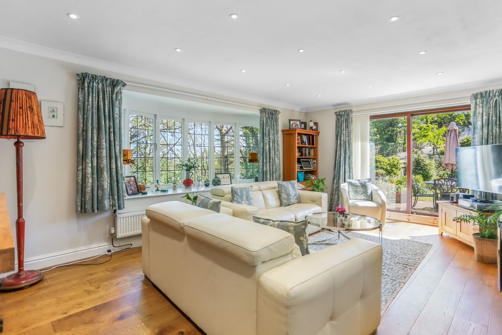Property photo 3 of 29 296A65302