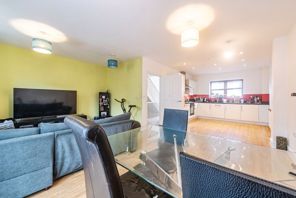 Property photo 3 of 22