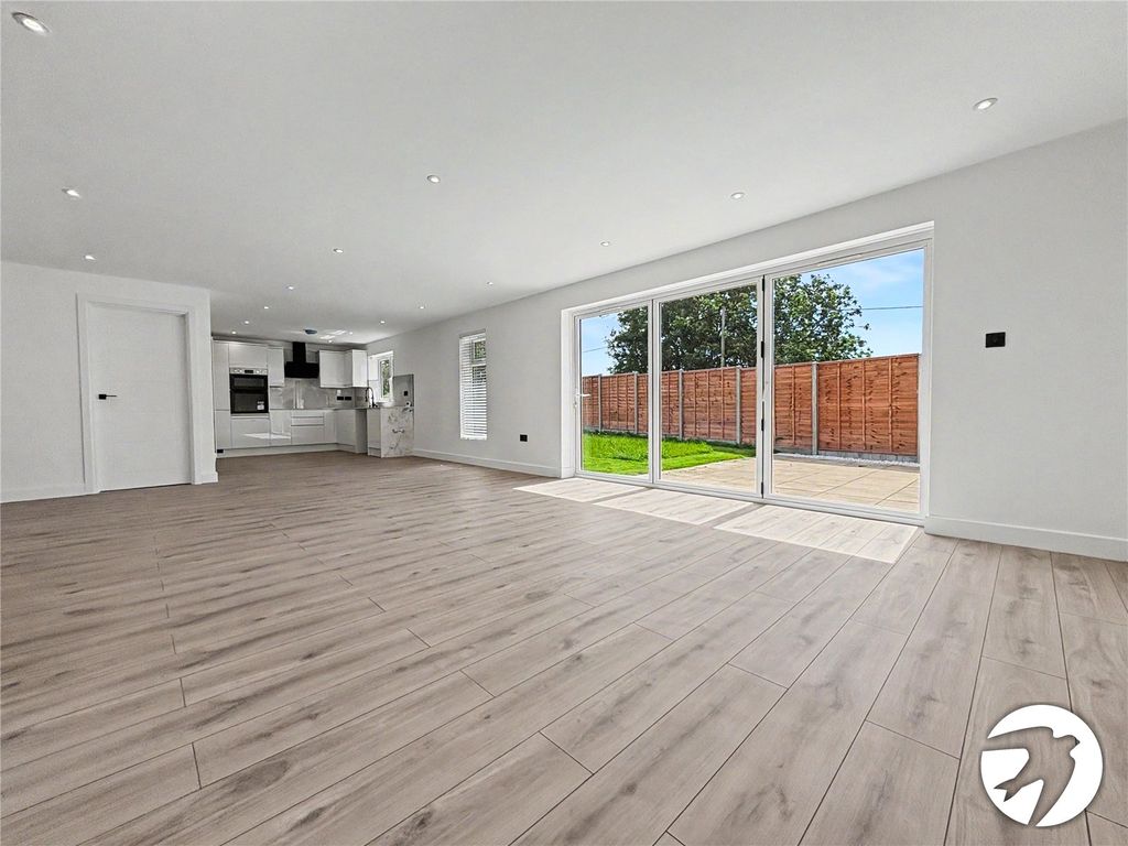 Property photo 2 of 28 Picture No. 28