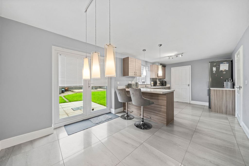 Property photo 3 of 26