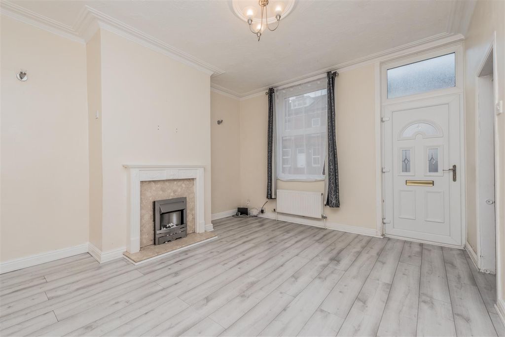 Property photo 2 of 14 Living Room: