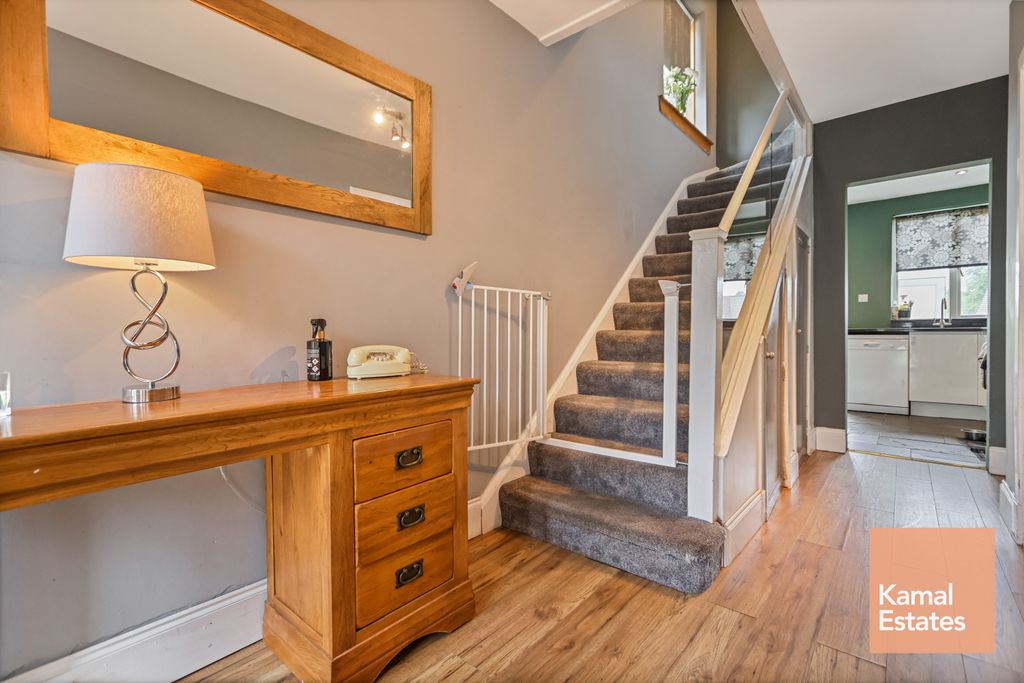Property photo 2 of 20