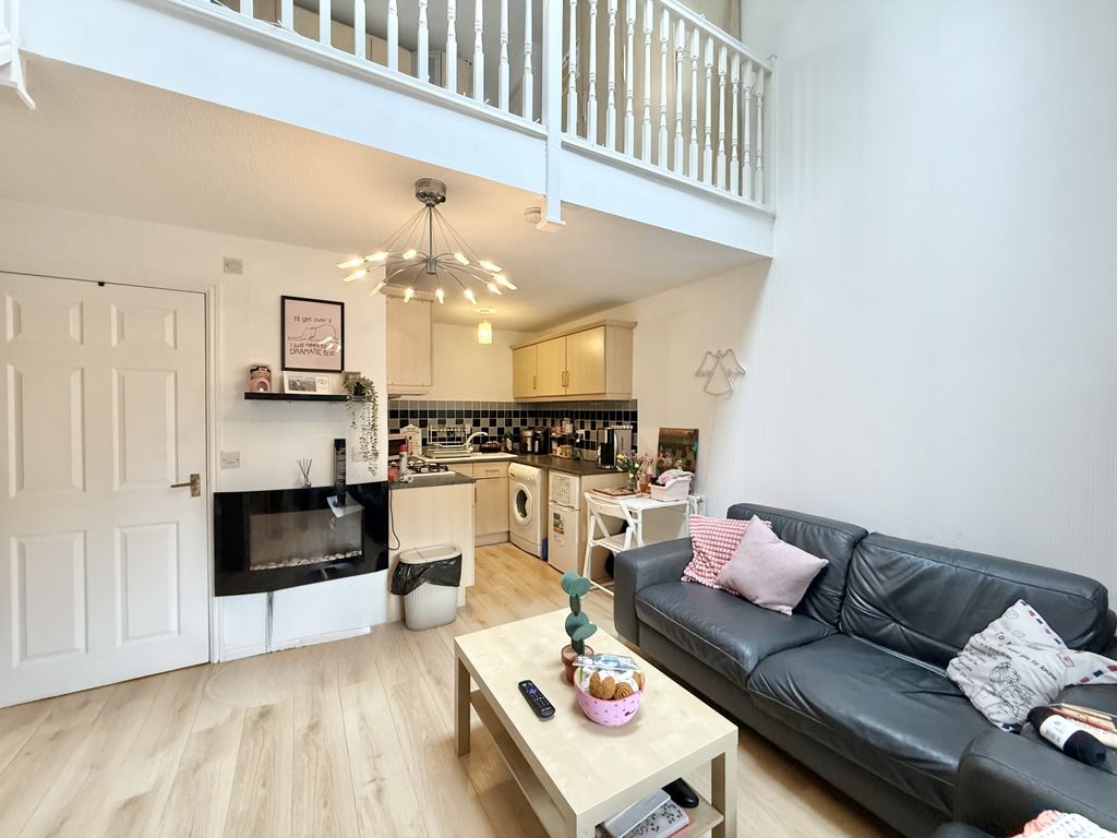 Property photo 3 of 12 Img_0842