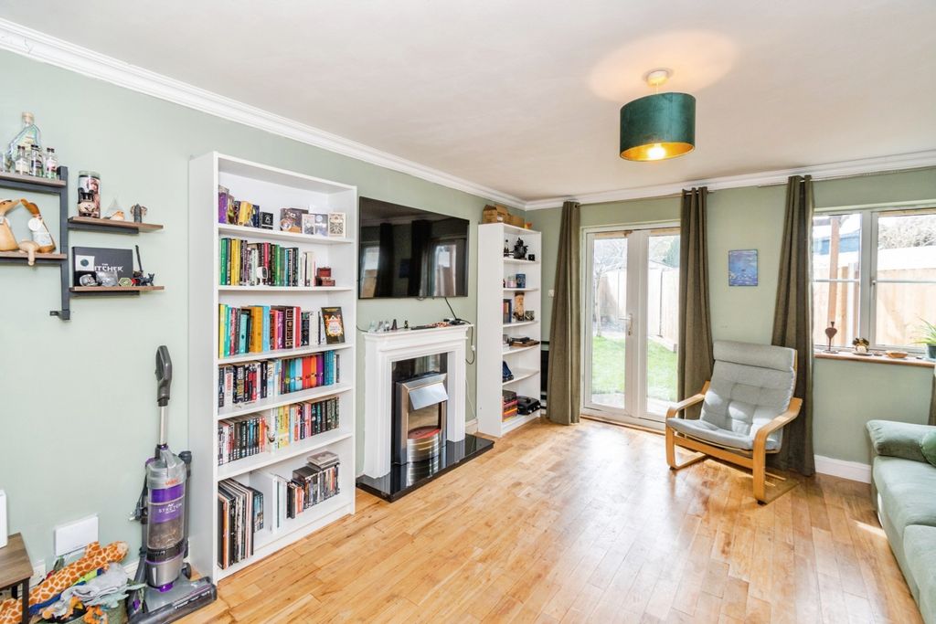 Property photo 2 of 15 Pbox-Img.Jpg