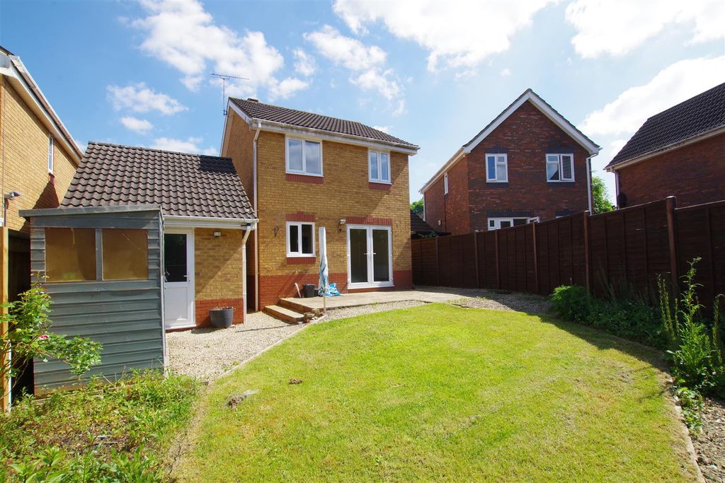 Property photo 2 of 11 Rear Garden