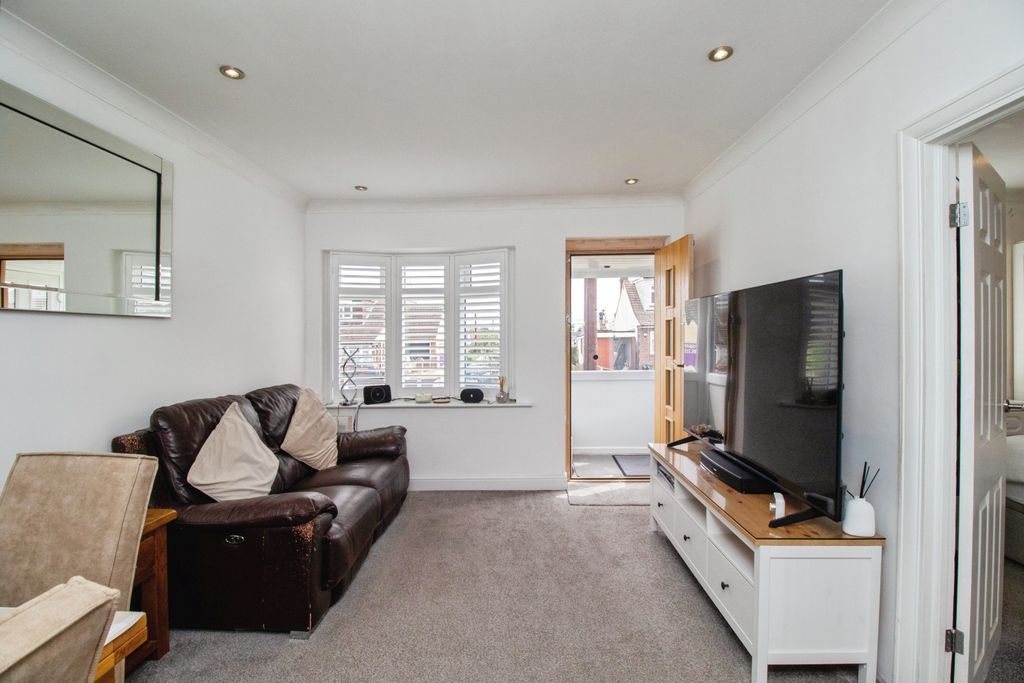 Property photo 2 of 19