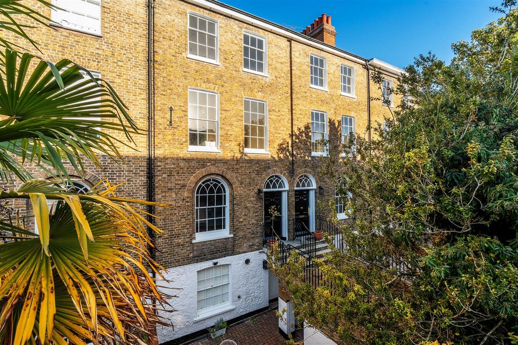 Property photo 1 of 30 Yew-Tree-House-6.Jpg