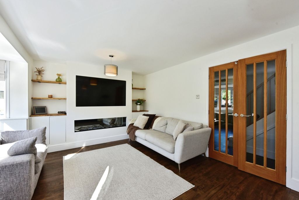 Property photo 2 of 28 Pbox-Img.Jpg