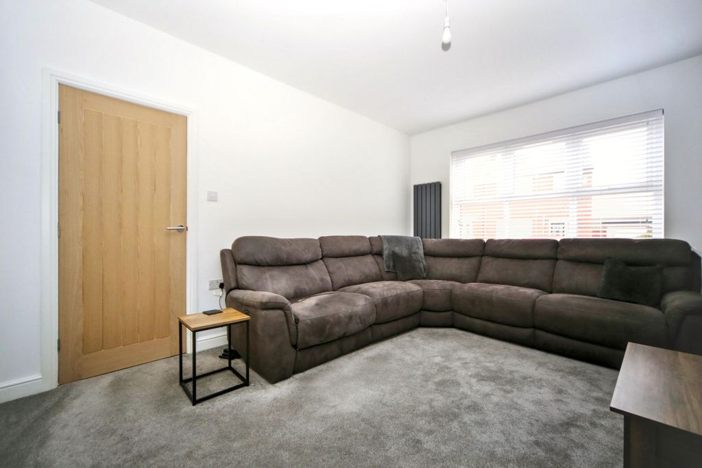 Property photo 3 of 23