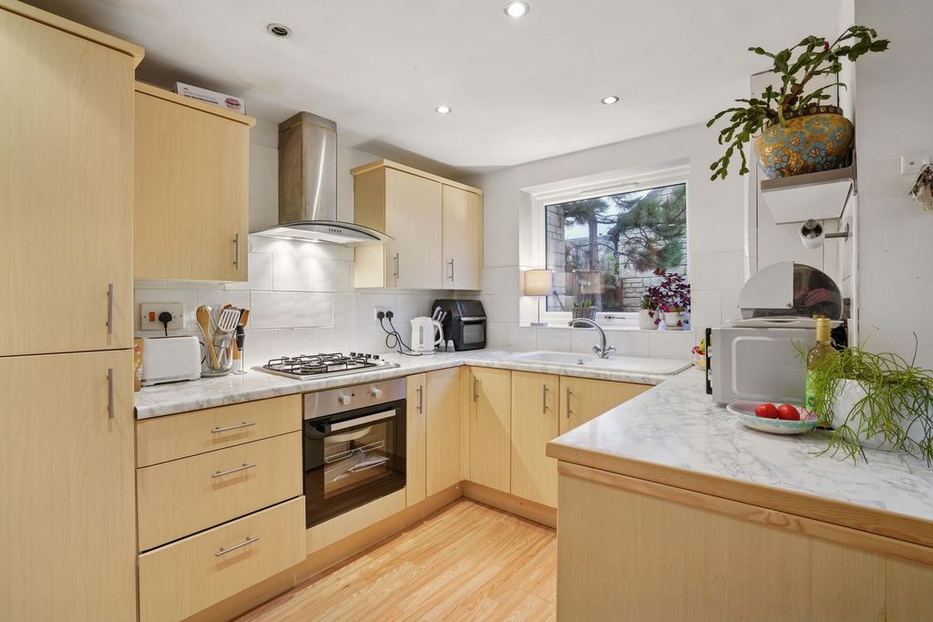 Property photo 3 of 14 Kitchen/Diner