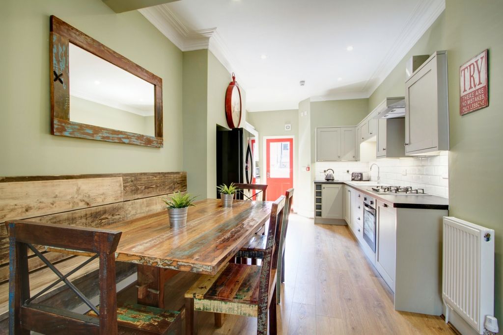 Property photo 3 of 14 Photo 2