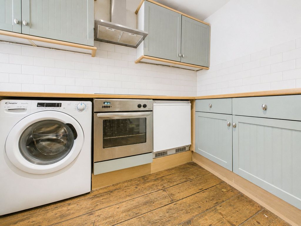 Property photo 2 of 16 Kitchen