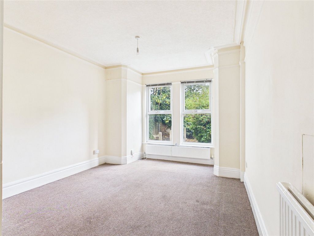 Property photo 3 of 17 Picture No. 02