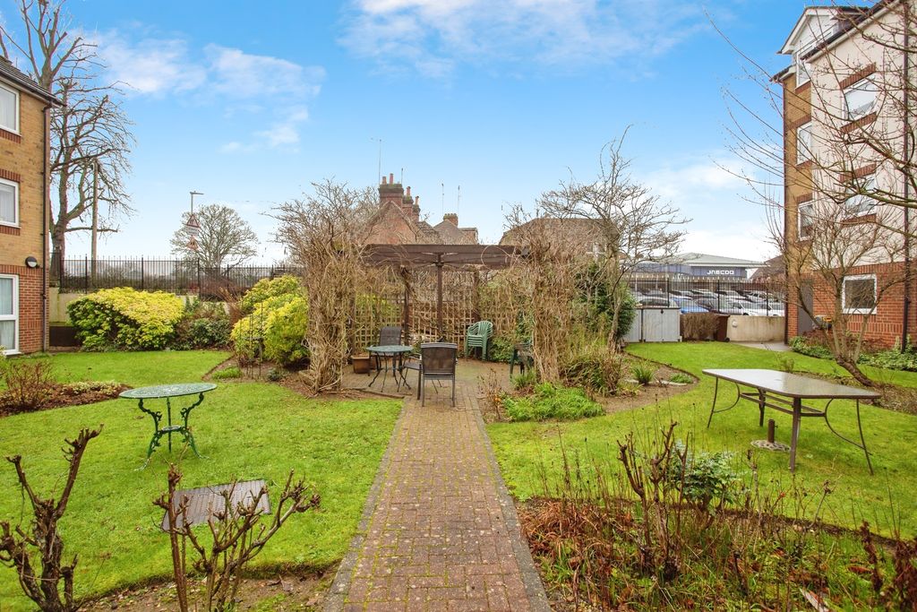 Property photo 1 of 12