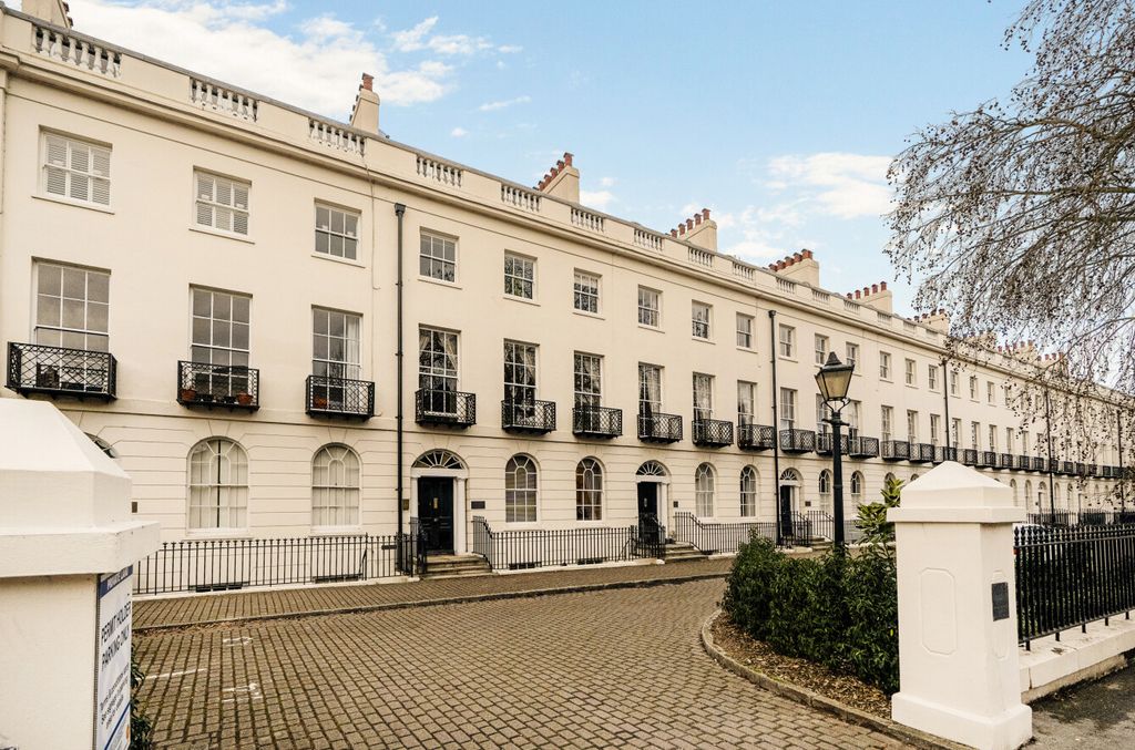 Property photo 1 of 22 1402080-1-696Fa94...