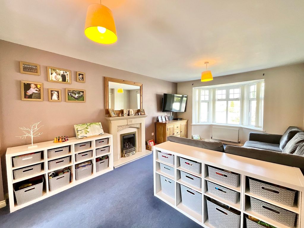 Property photo 3 of 34