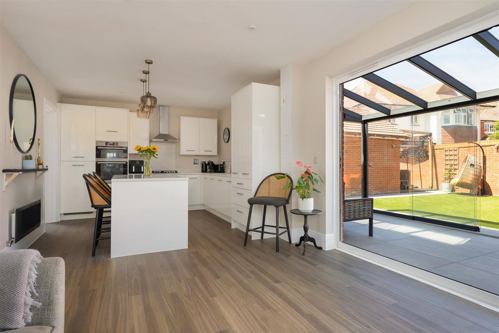 Property photo 2 of 26 Robinson Road, Herne Bay