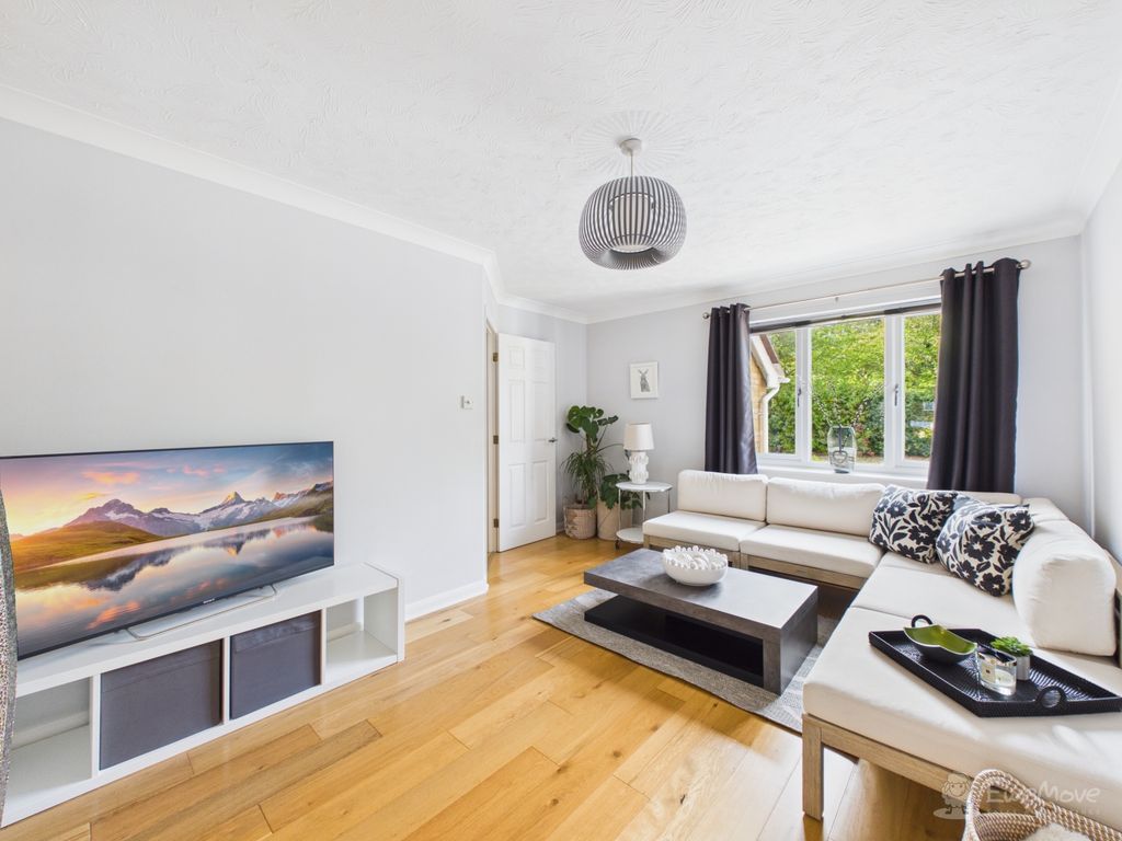 Property photo 3 of 24 Living Room- Mark Stephens Ewemove Newmarket And S