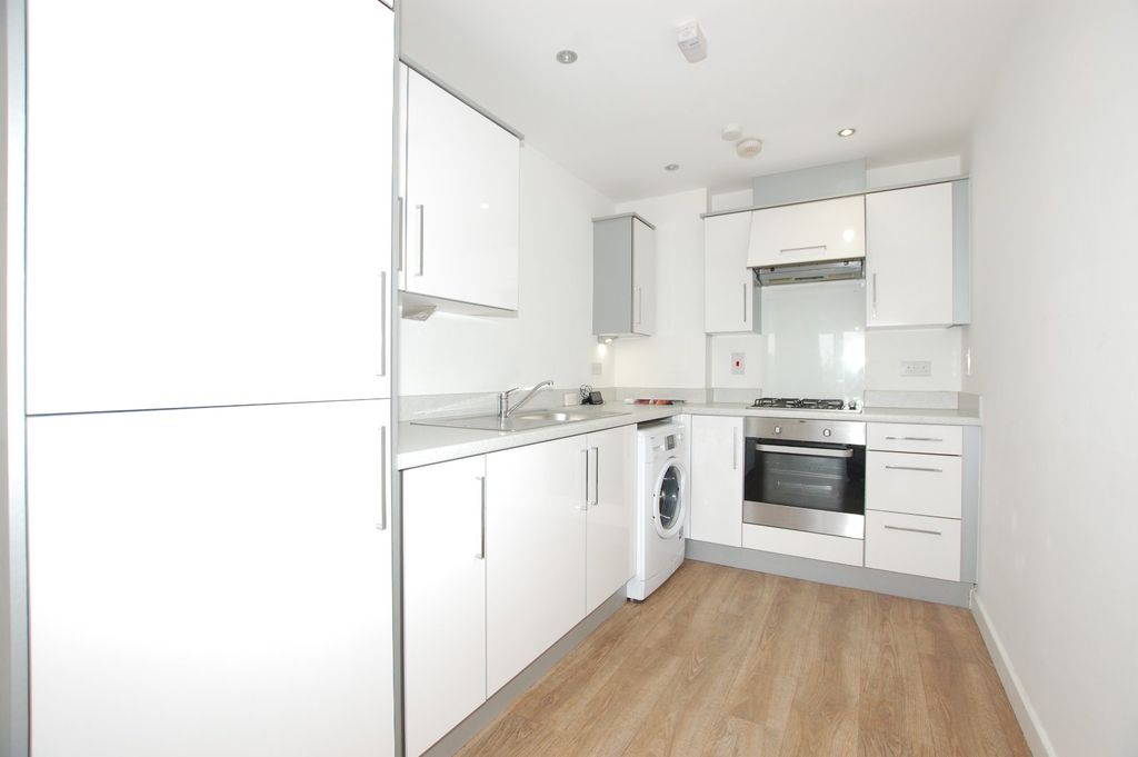 Property photo 2 of 6 Kitchen