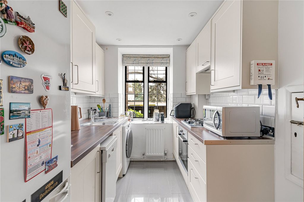 Property photo 3 of 21 Kitchen