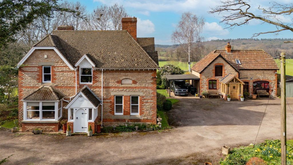 Property photo 2 of 37