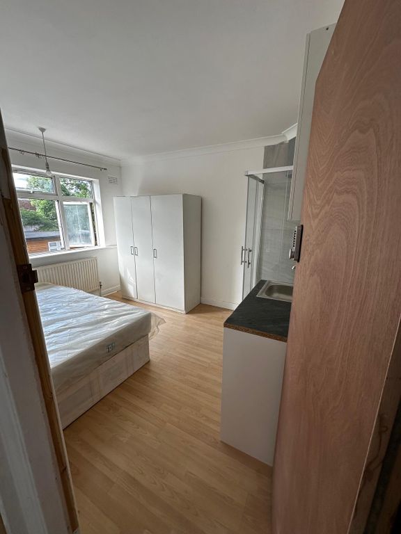 Property photo 1 of 4