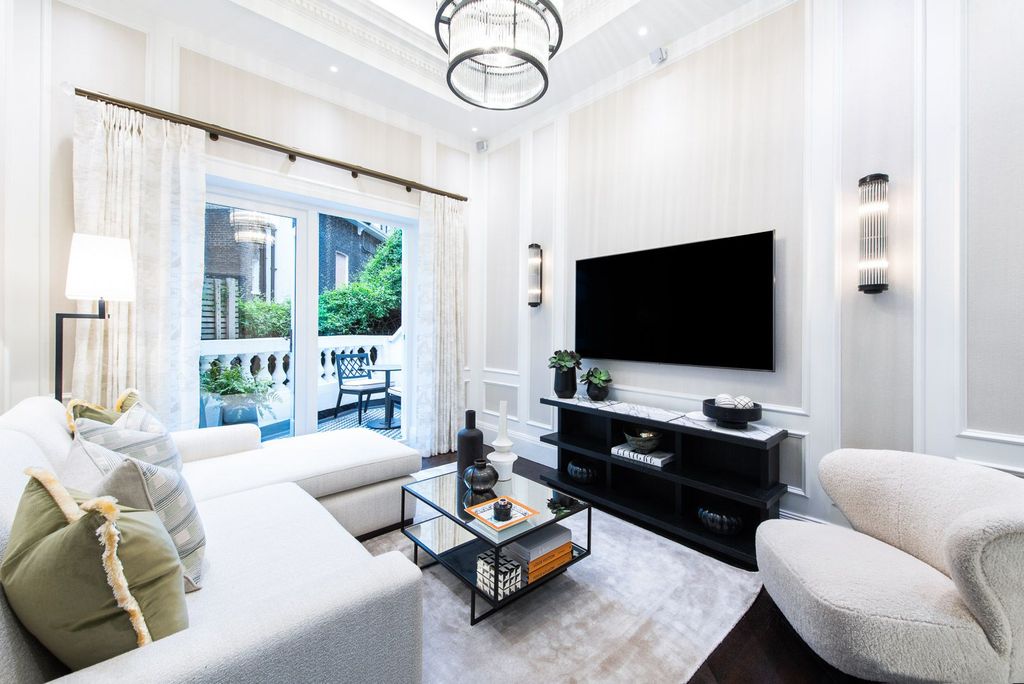 Property photo 3 of 18