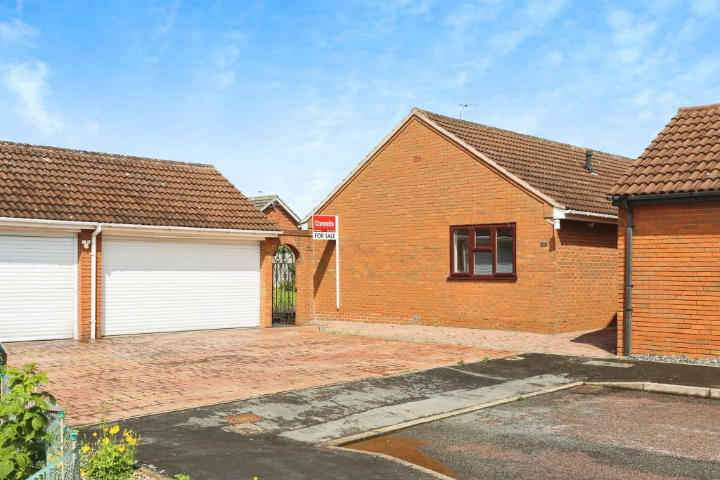Property photo 2 of 17