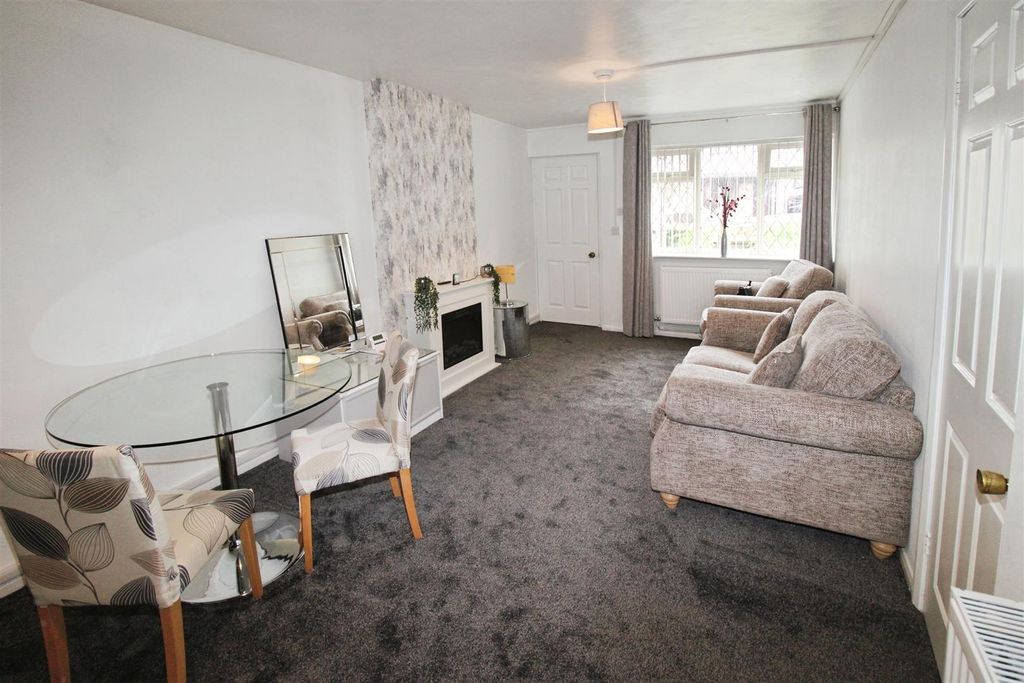 Property photo 2 of 11 Living Room