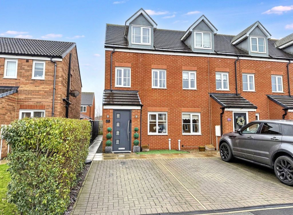 Property photo 1 of 27