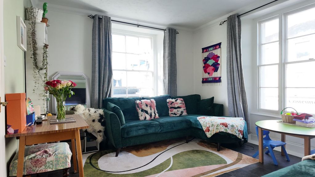 Property photo 2 of 8