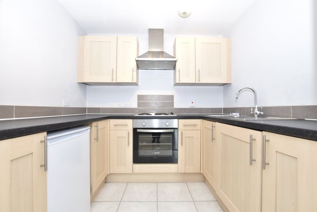 Property photo 3 of 13 Kitchen