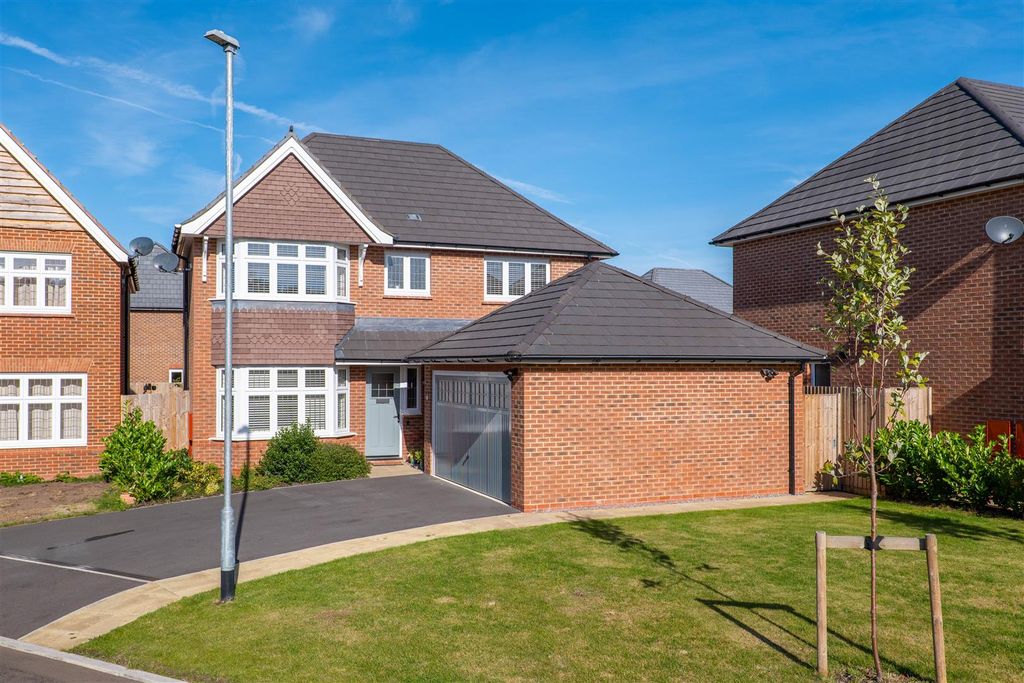 Property photo 1 of 32 Front External