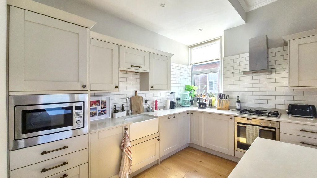 Property photo 3 of 32 3