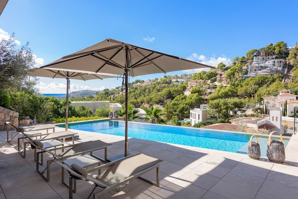 Property photo 3 of 20 Pool (2)