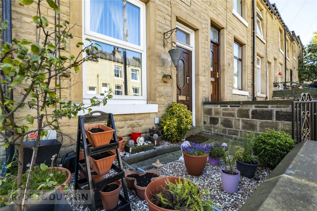 Property photo 1 of 14 Front