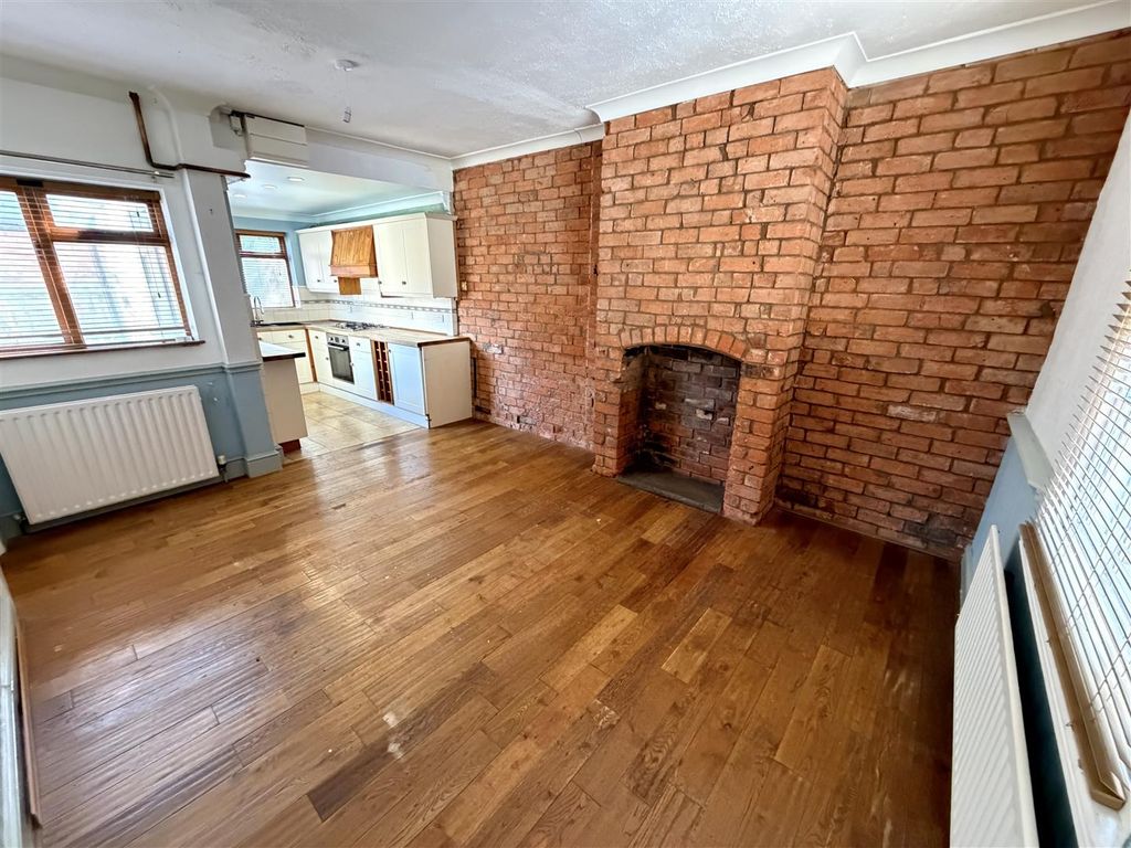 Property photo 3 of 17 Kitchen/Diner