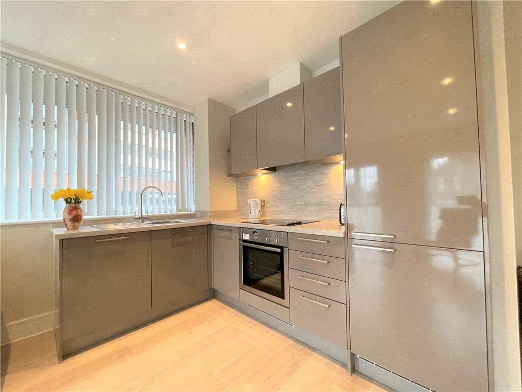 Property photo 3 of 12 Kitchen