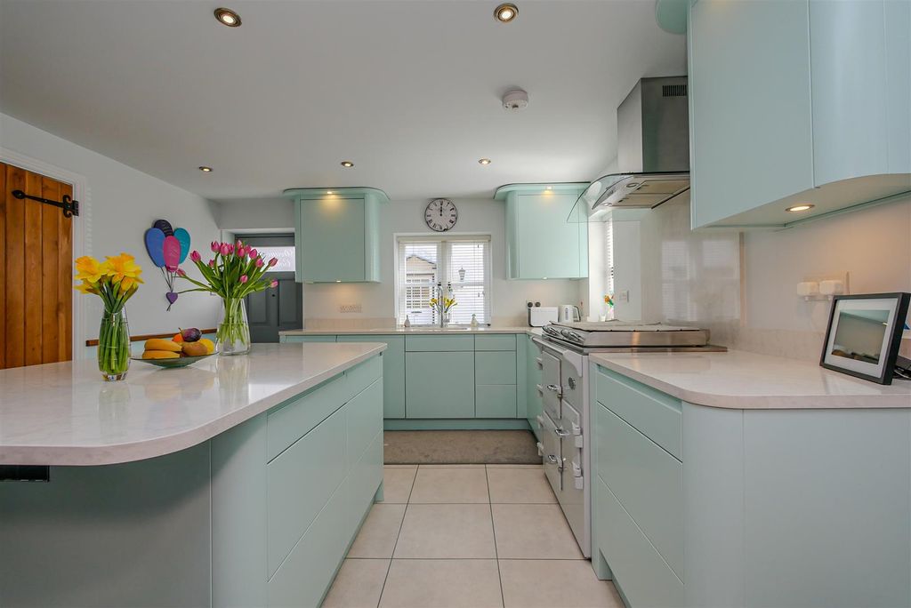 Property photo 3 of 21 Open-Plan Kitchen/Living Room