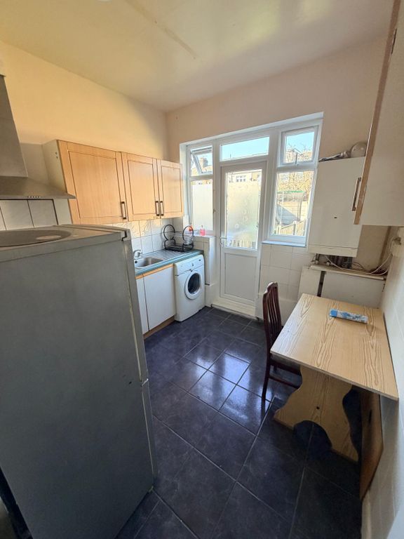 Property photo 3 of 7 Gallery