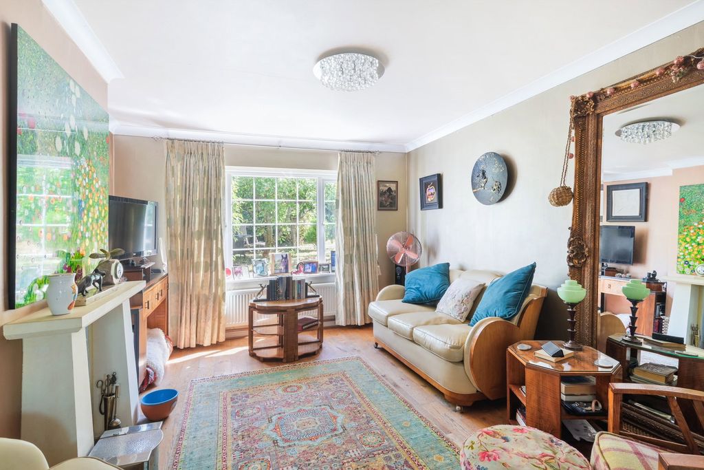 Property photo 3 of 17