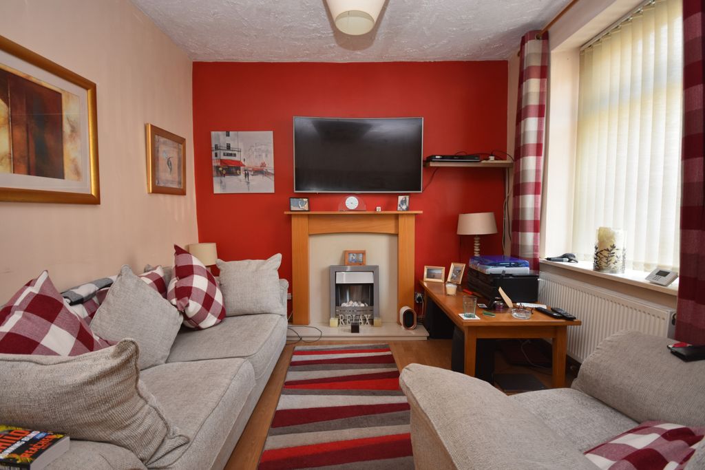 Property photo 3 of 9