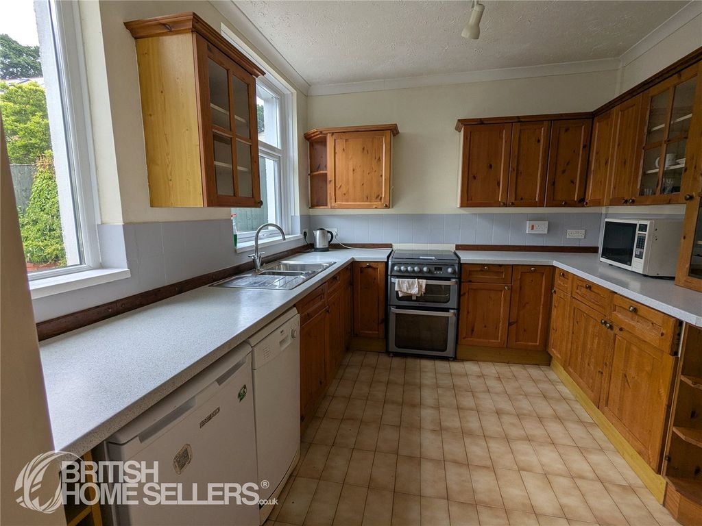 Property photo 2 of 17 Picture No. 14