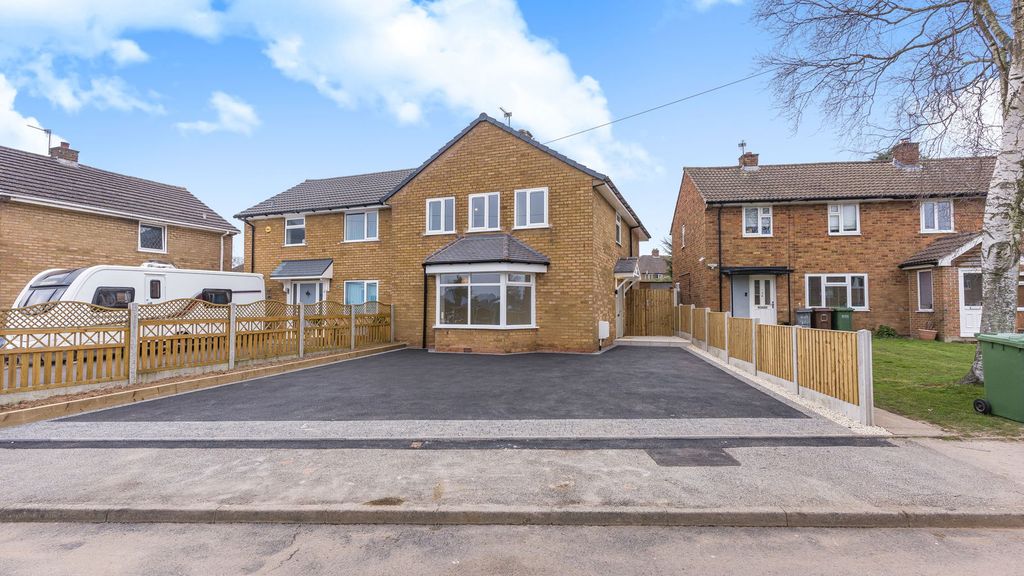 Property photo 2 of 35