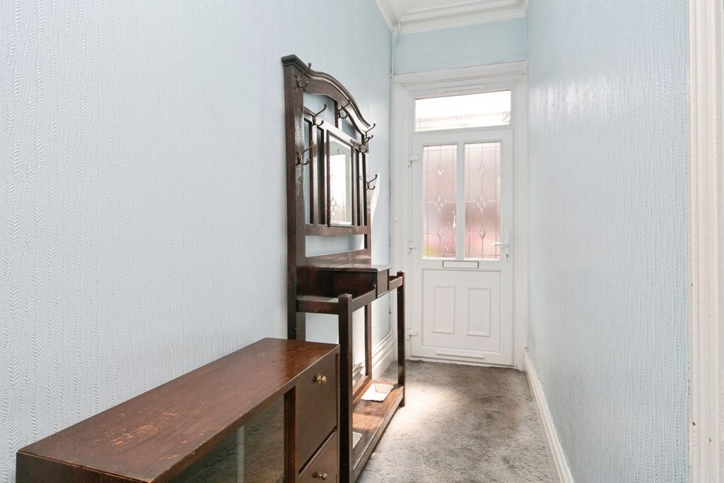 Property photo 3 of 18 Pbox-Img.Jpg