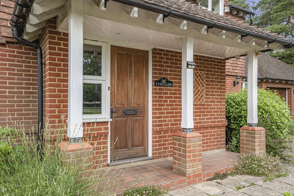 Property photo 2 of 20