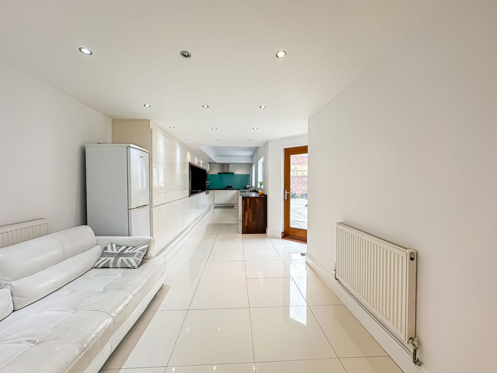 Property photo 3 of 26