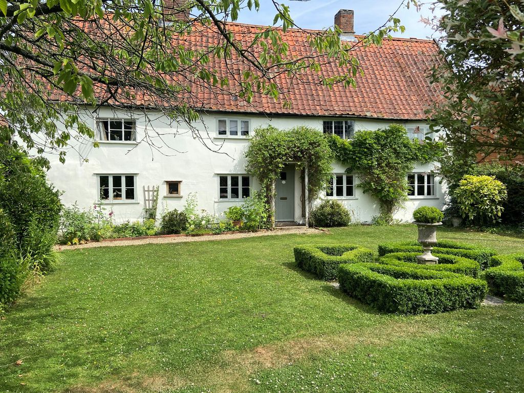 Property photo 1 of 32