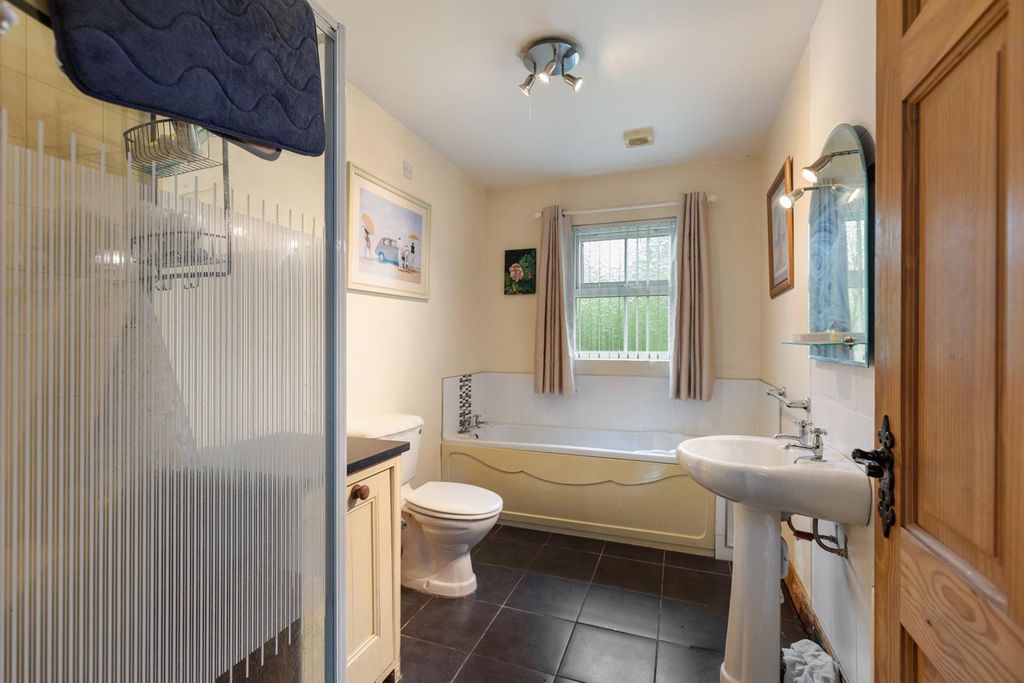 Additional image 16 of 4 bed detached house for sale246 Ballynahinch Road, Dromore BT25